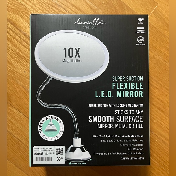 New Magnifying Mirror - Picture 1 of 1